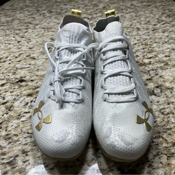 Under armor cleats, New (Display) Size 9 - Picture 4 of 6